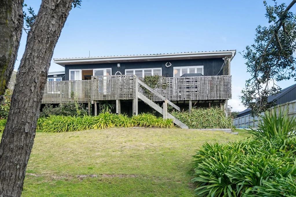 Papamoa 2房  Sun, sea, surf and sand. Elevated ocean views