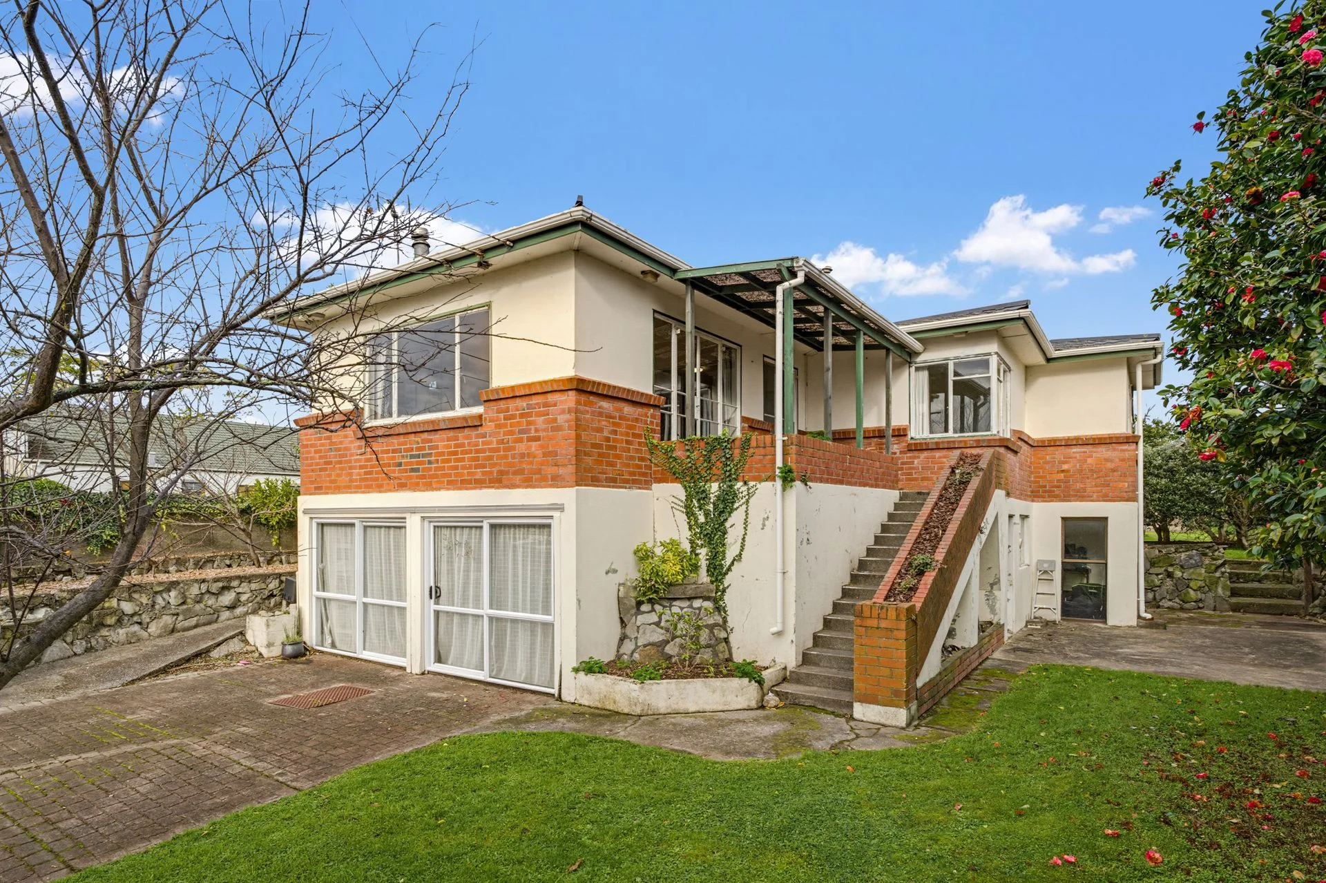 Waikanae 3ਬੈੱਡਰੂਮ Endless Possibilities on a Prime Corner Section