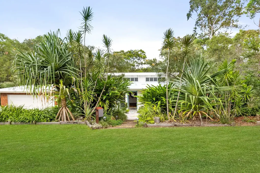 Yandina Creek 5 Bedroom The Perfect Dual Living Property just minutes to Coolum Beach