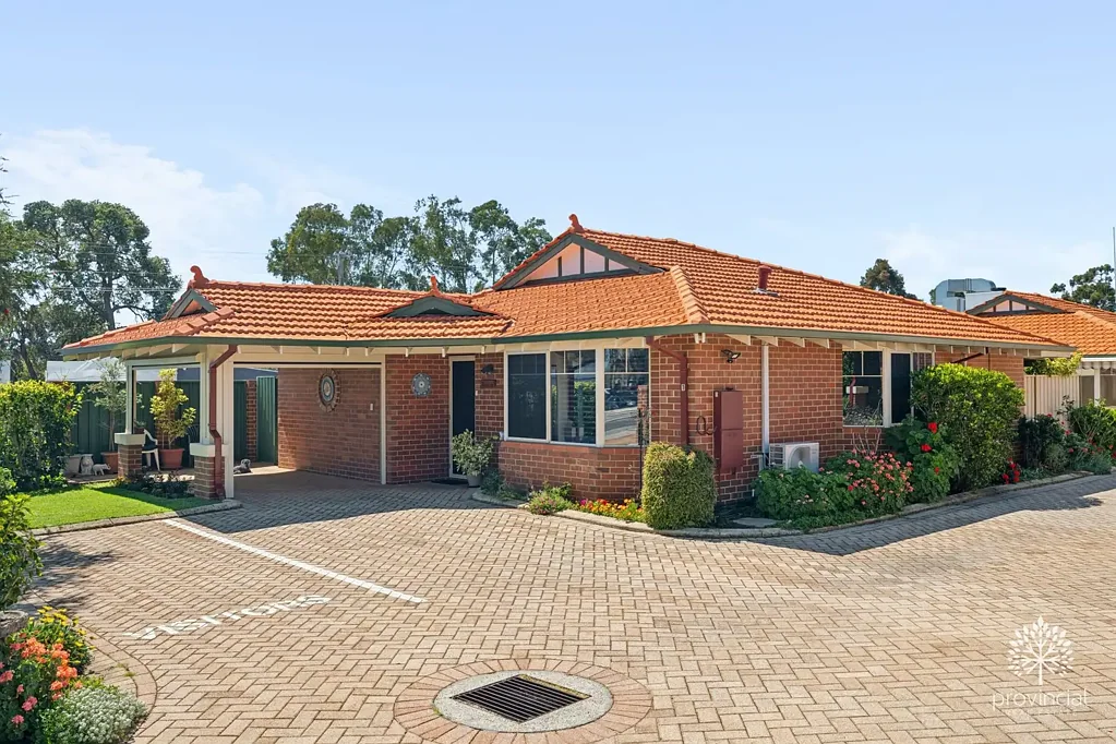 Kalamunda 3બેડરૂમ ADORABLE VILLAGE LIVING at a PRICE that will ENTICE!