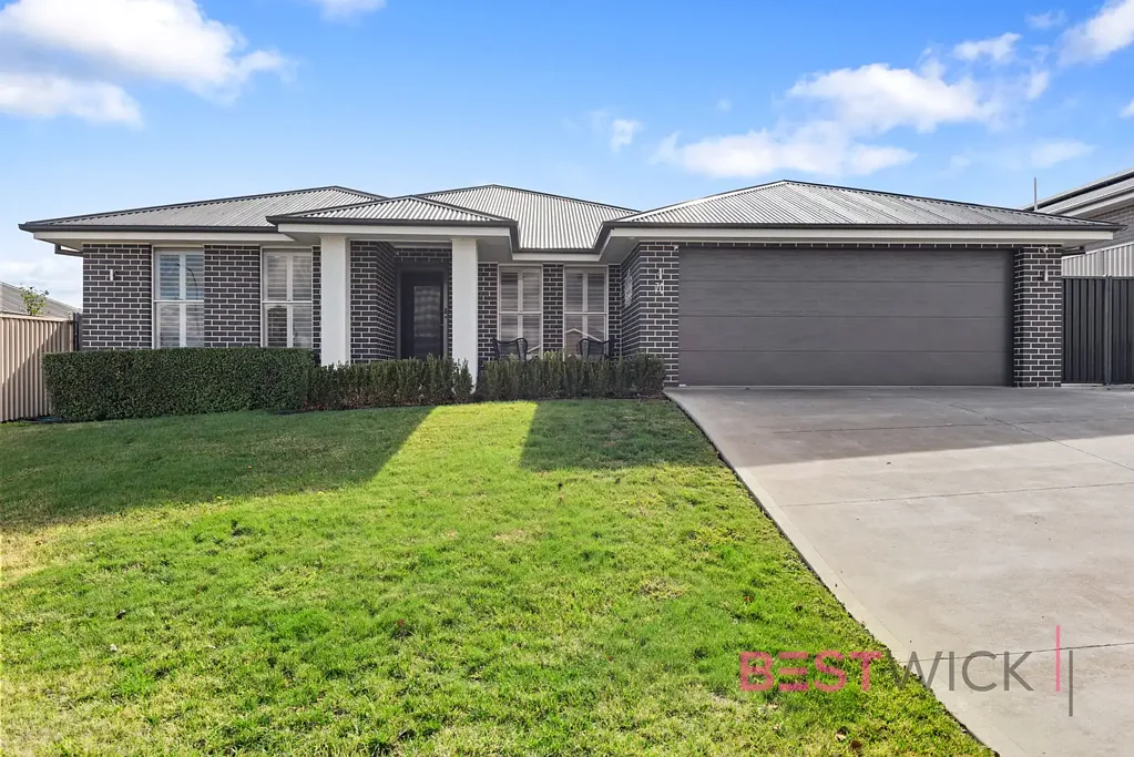 70 Wentworth Drive, Kelso, NSW 2795