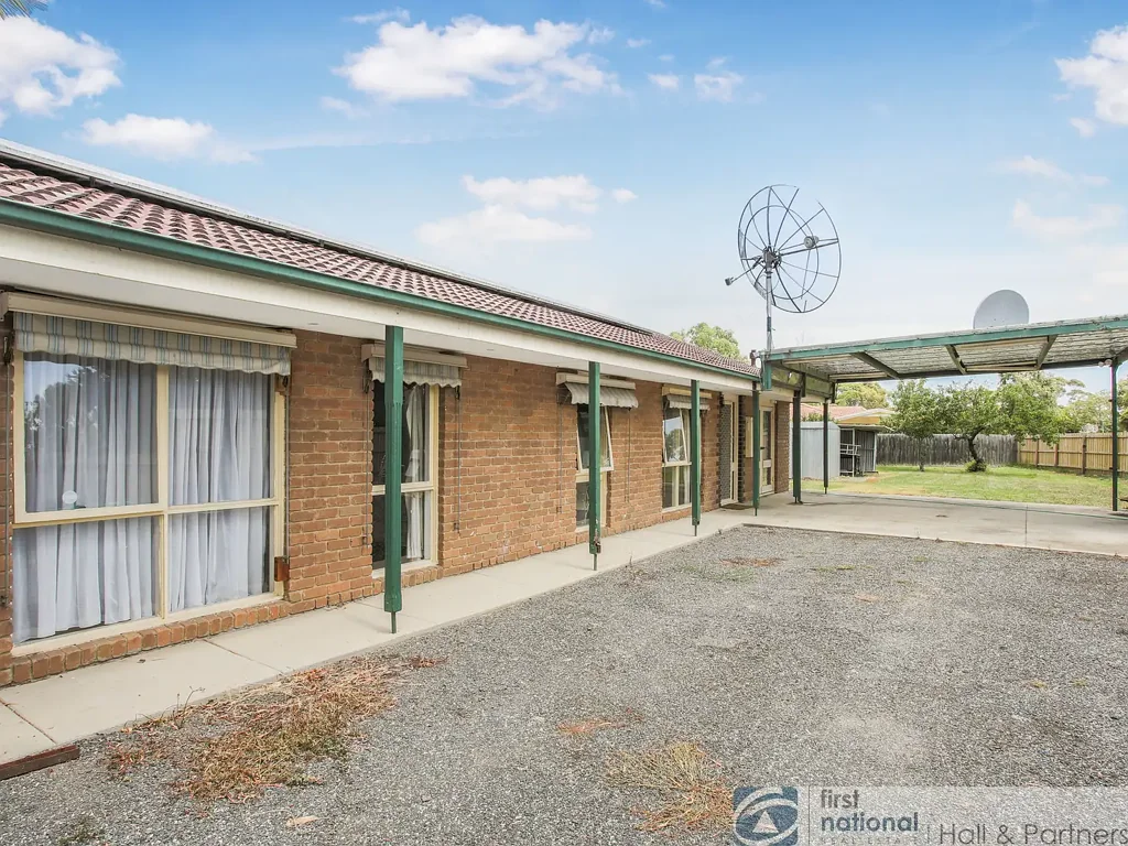 SPACIOUS 4 BEDROOM FAMILY HOME