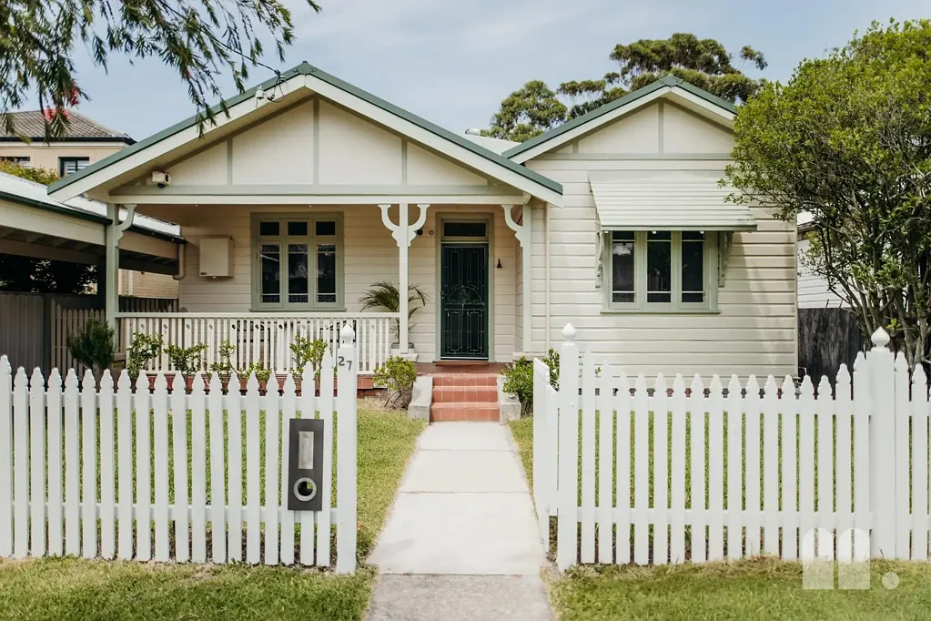 27 Harle Street, Hamilton South, NSW 2303