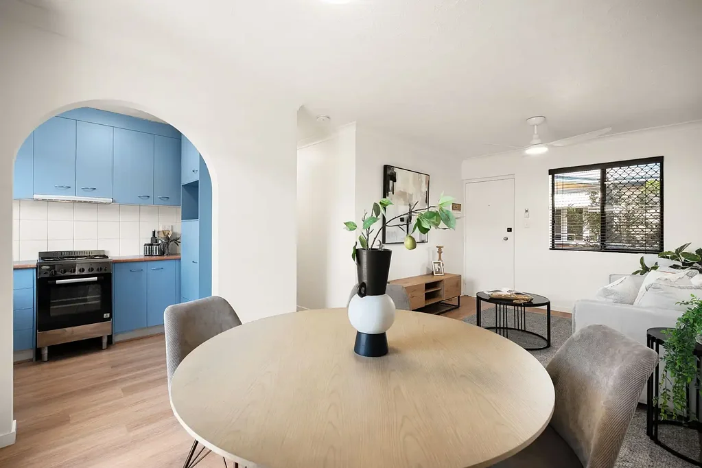 Clayfield 2房 Clayfield 中心地段的两卧室公寓 Two-Bedroom Apartment in the Heart of Clayfield
