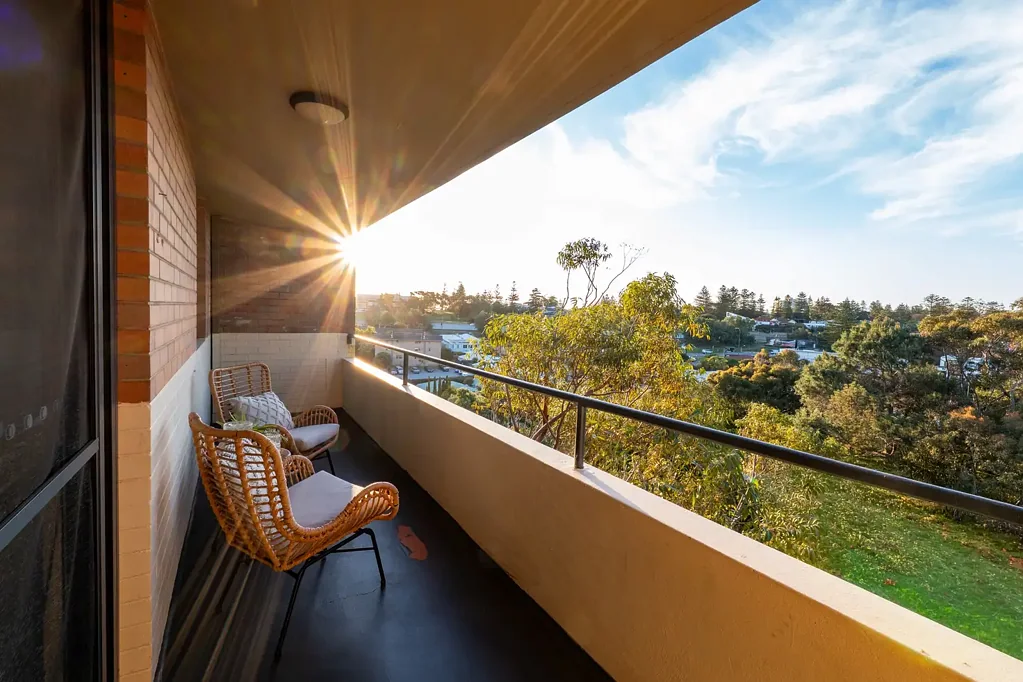 Mosman Park 2બેડરૂમ North-Facing, Corner Position with leafy Outlook