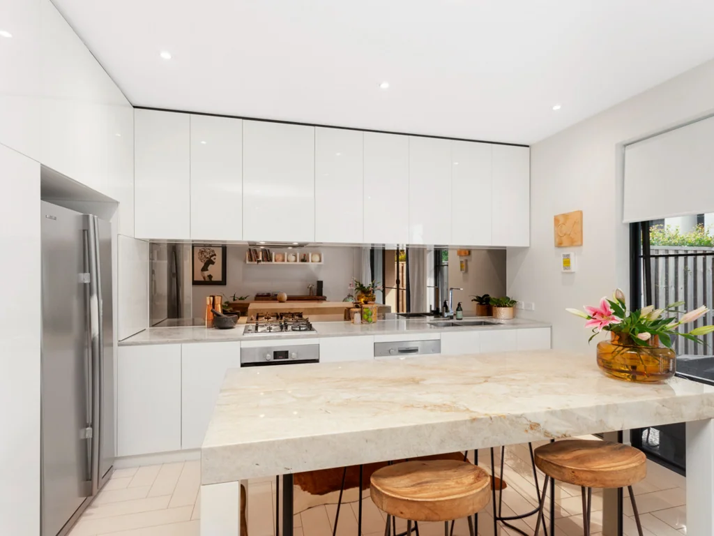 2/2 Magnoli Circuit, Palm Beach, QLD 4221