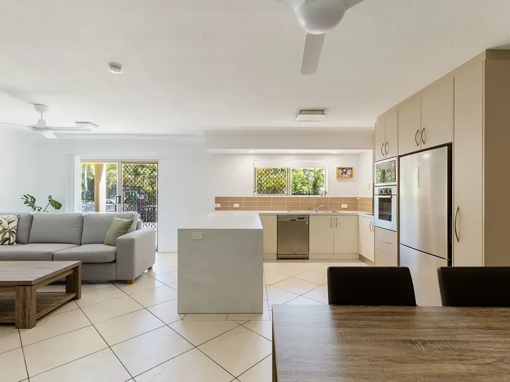 Port Douglas 4Moenga NEW PRICE - HUGE RESIDENTIAL APARTMENT 155m2- YES YOU CAN LIVE HERE