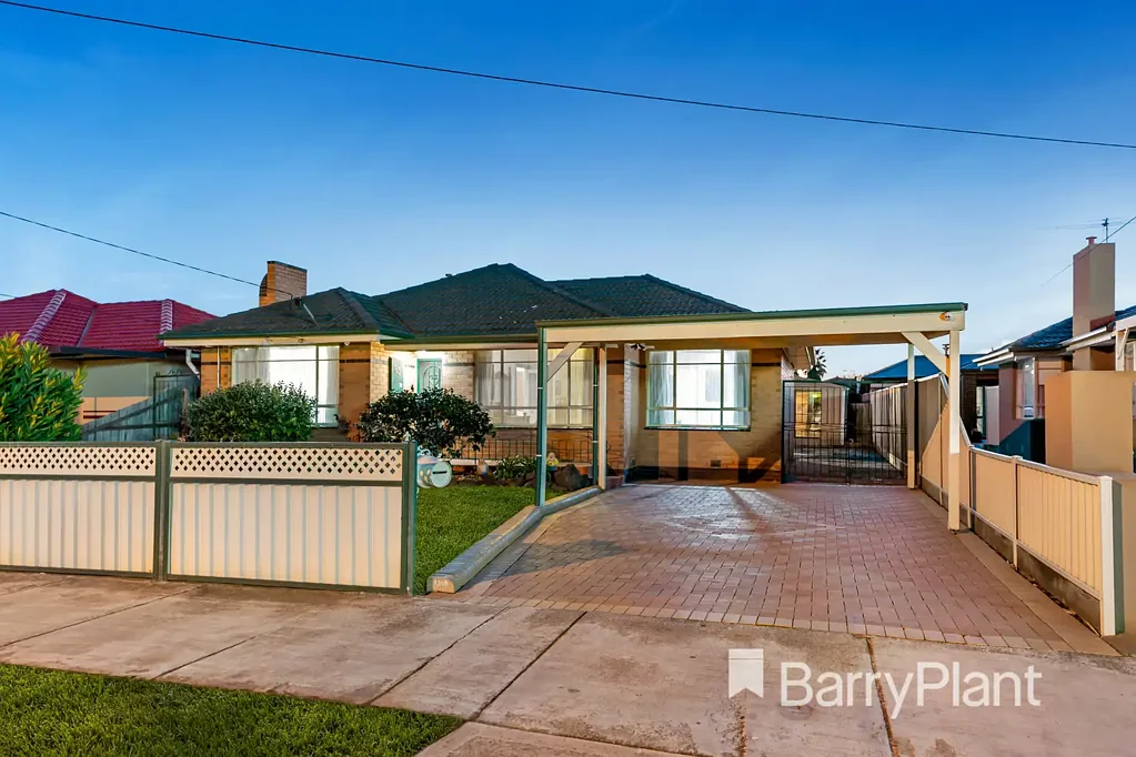 St Albans 4 Bedroom Endless Potential in Prime St Albans Location