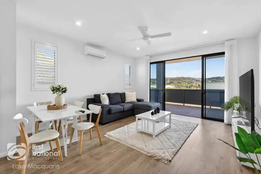 Warners Bay 2房  STYLISH & CONVENIENT LIVING IN THE HEART OF WARNERS BAY
