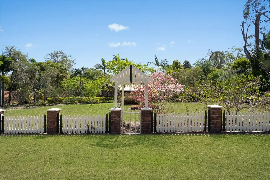Barellan Point 3ห้องนอน Family Acreage Retreat with Raked Ceilings, Workshop & Future Potential