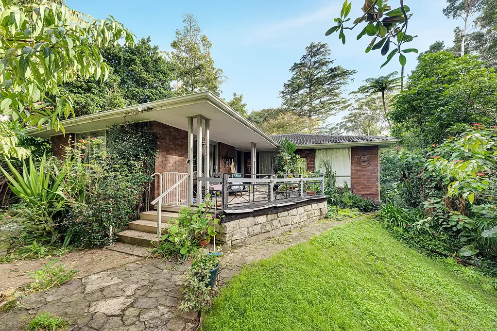 Killara 4Phòng ngủ Endless Possibilities Await in One of Killara's Most Coveted Enclaves
