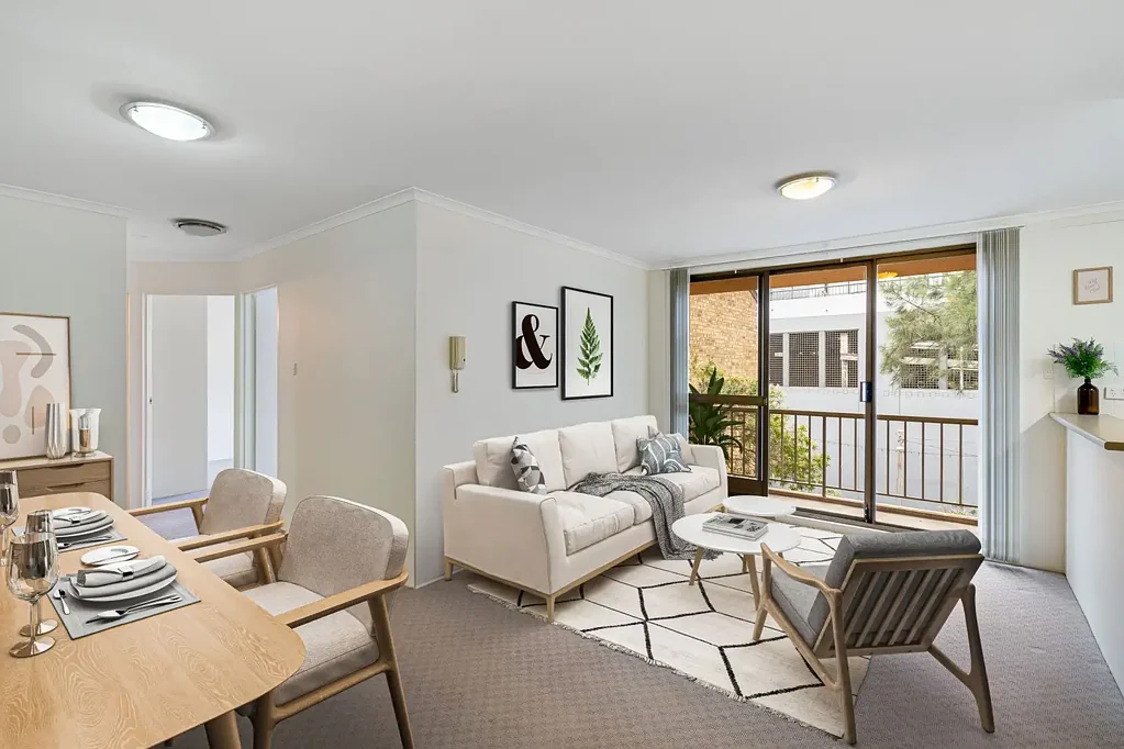 Bright and sunny 2 bedroom unit - Great Value with SHORT STROLL TO CENTRAL STATION