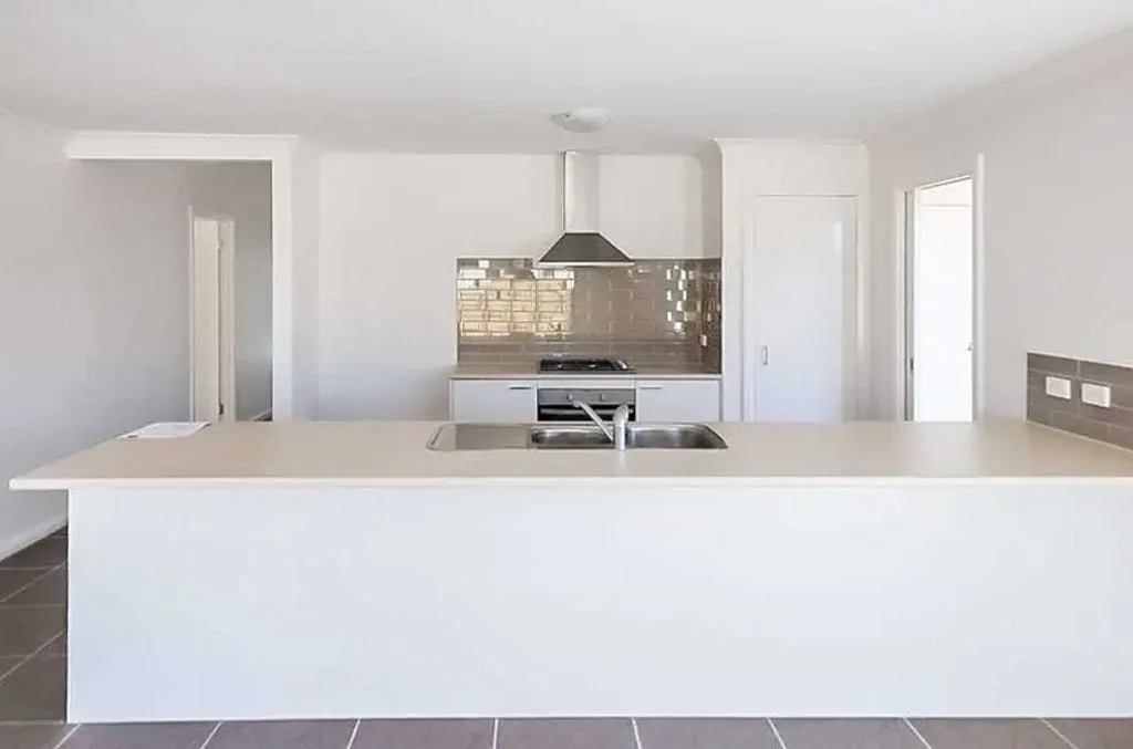 Located in the popular suburb of Armstrong Creek