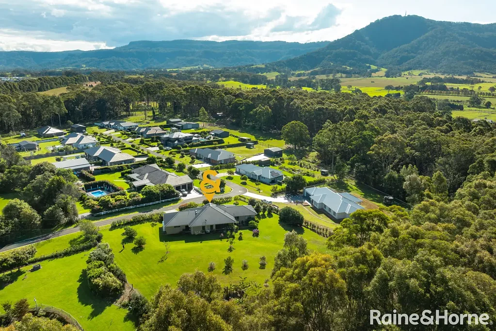 Bomaderry 5ਬੈੱਡਰੂਮ Versatile Five-Bedroom Home on a Spacious 3,970sqm Allotment