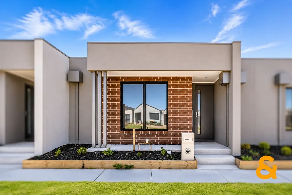 Brand New House - In walking distance to Opalia Plaza