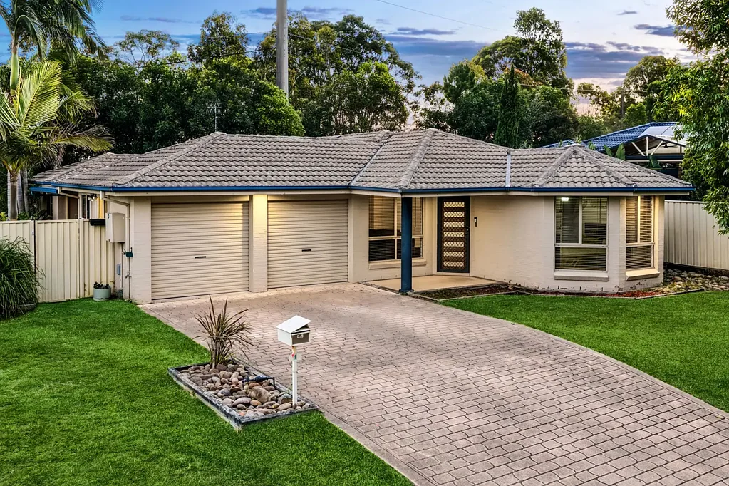 1 Viewfield Crescent, Woongarrah, NSW 2259