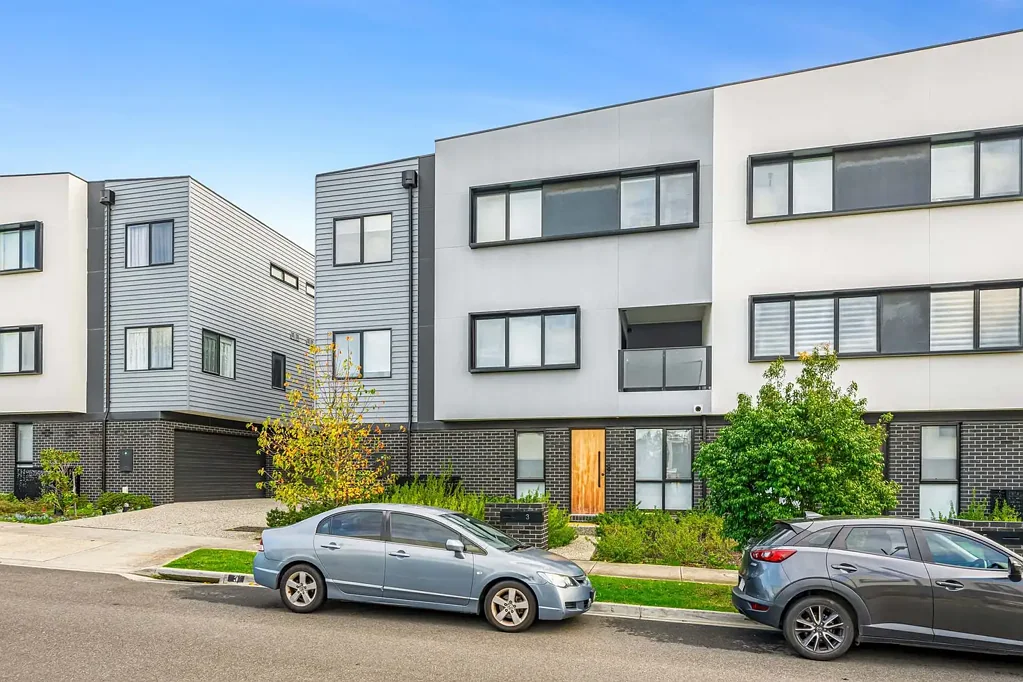Burwood East 3ਬੈੱਡਰੂਮ Modern Three-Bedroom Townhouse in Prime Burwood East Location