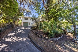 546 Whangaparaoa Road, Stanmore Bay