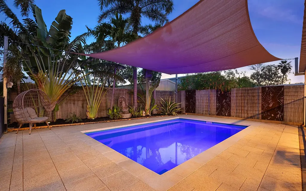 Bulgarra 3Kwarto Beautifully Renovated, Poolside Living & All the Extras!