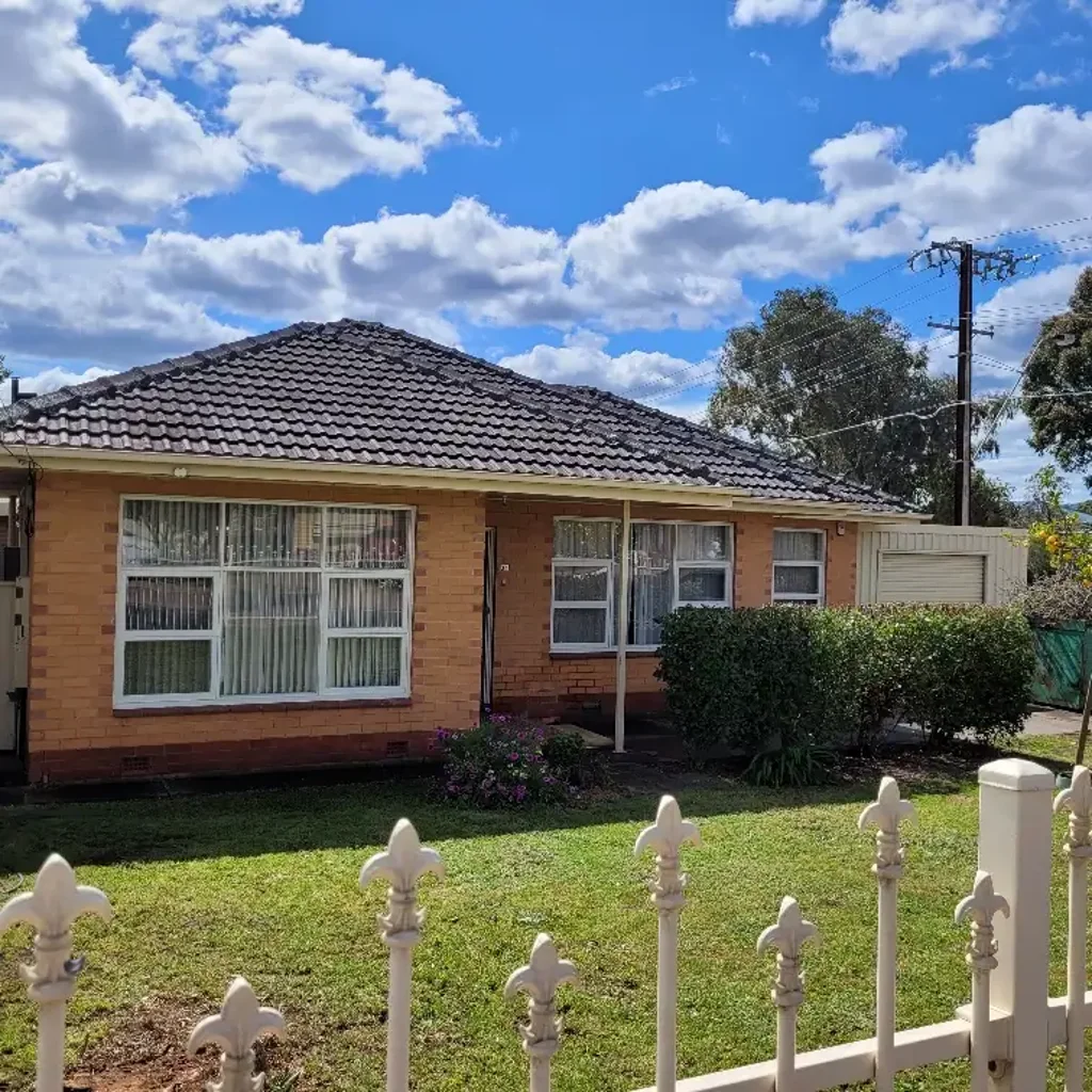 A NEAT & TIDY 3 BEDROOM HOME  PLUS  Rumpus / Studio  Room   work from home