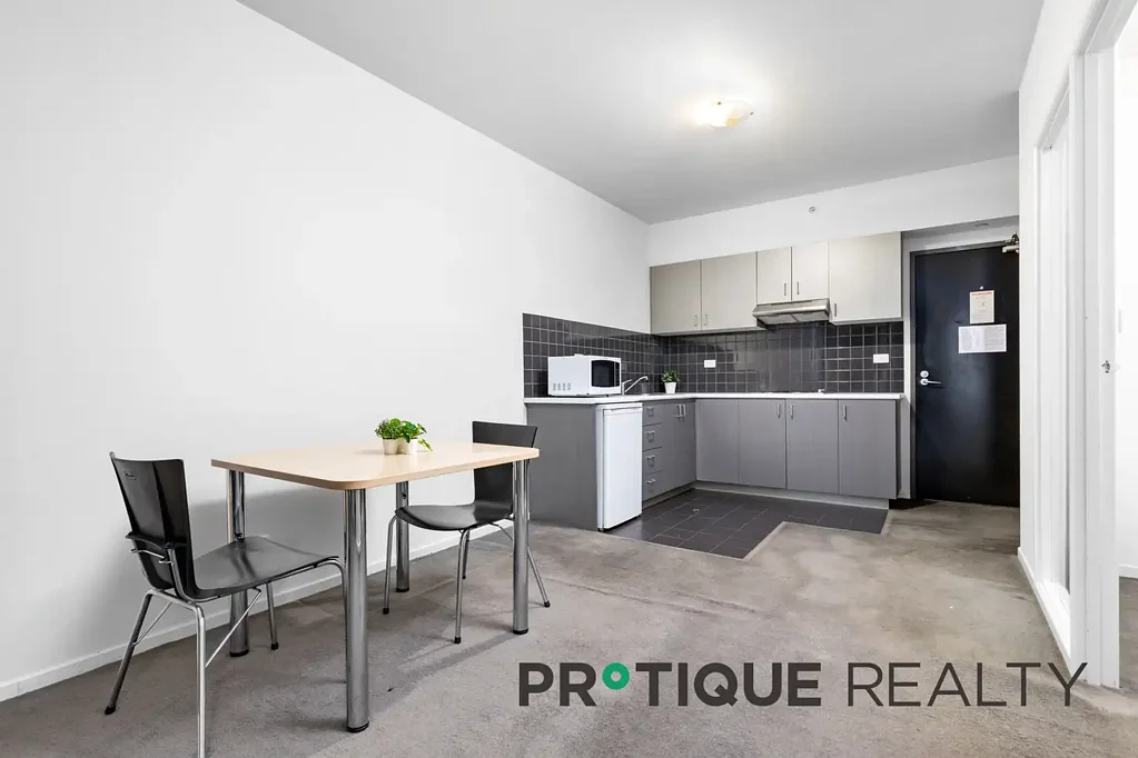 2 Bedroom Apartment right in the HEART of CBD | Near Parliament Station