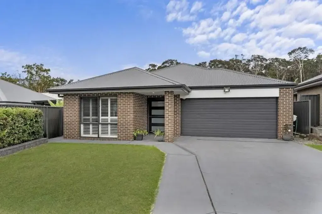 2 Dray Close, Wadalba, NSW 2259