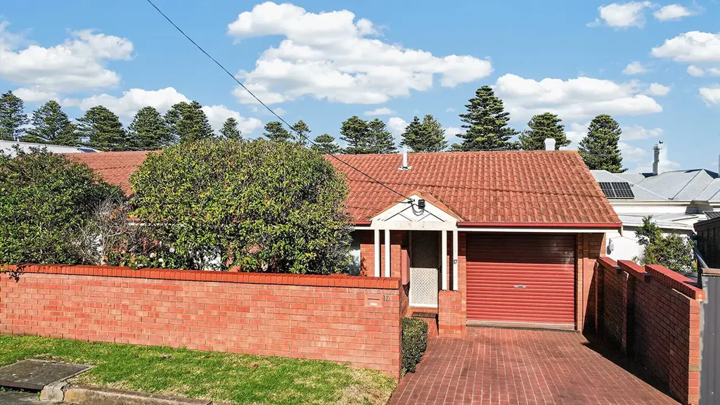 Warrnambool 2房  Central Living with Exceptional Potential