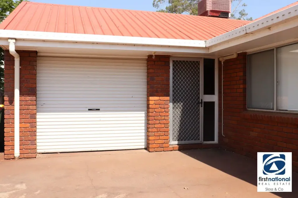 EASY LIVING • GREAT LOCATION • LOCK UP GARAGE