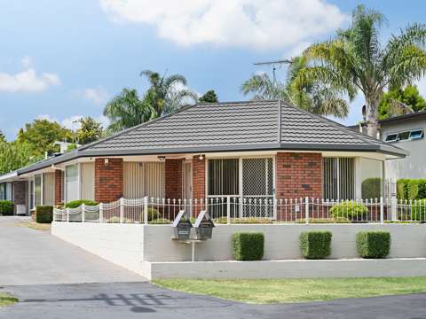 Queenwood 3房  Brick Beauty - Prestigious Riverside Location