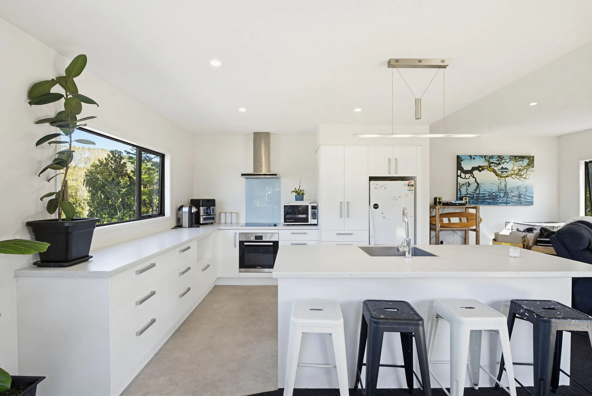 Whangamata 3房 Family Living with Views and a Leafy Outlook
