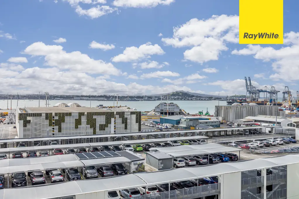Auckland Central 1 Bedroom Waterfront Cabana Must Be Sold!