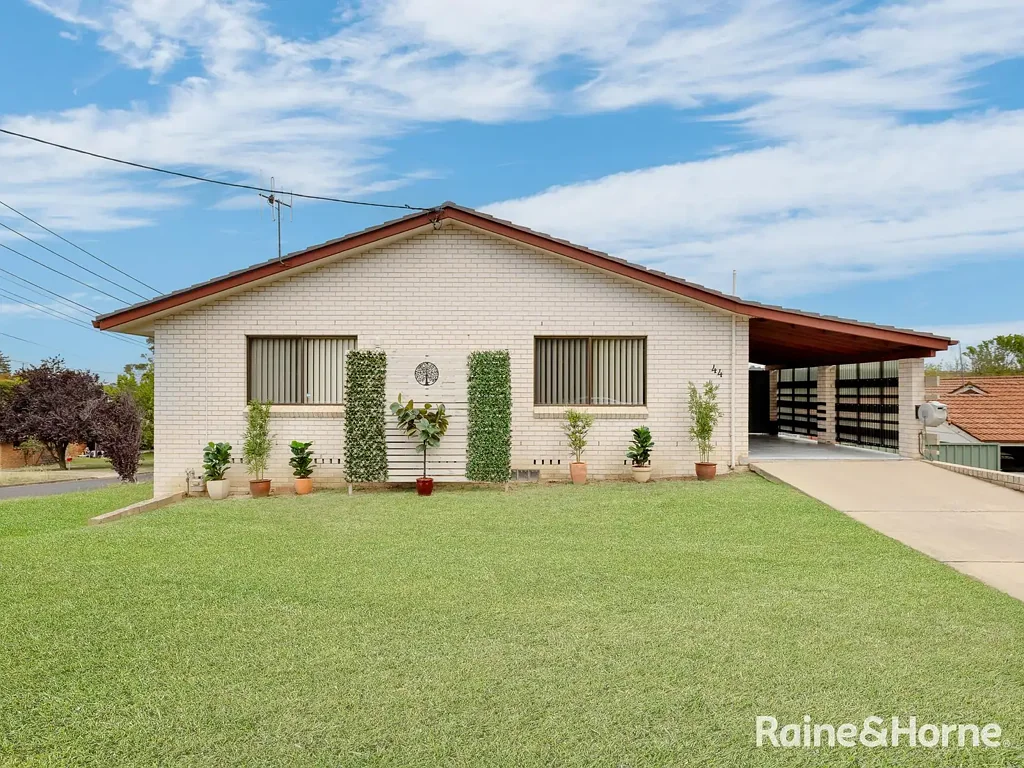 44 Hill Street, West Bathurst, NSW 2795