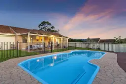 147 CRESTHAVEN AVE, Bateau Bay