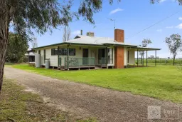 1473 Larissa Road, Yarroweyah