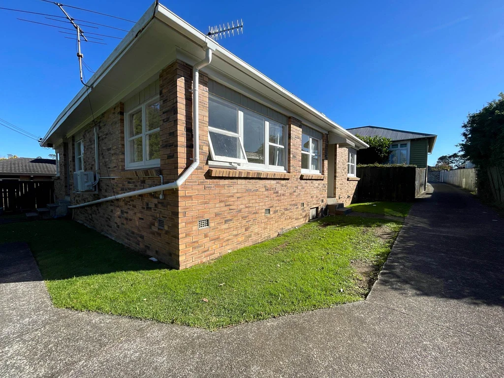 Freshly Painted 2-Bedroom Unit in the Heart of...