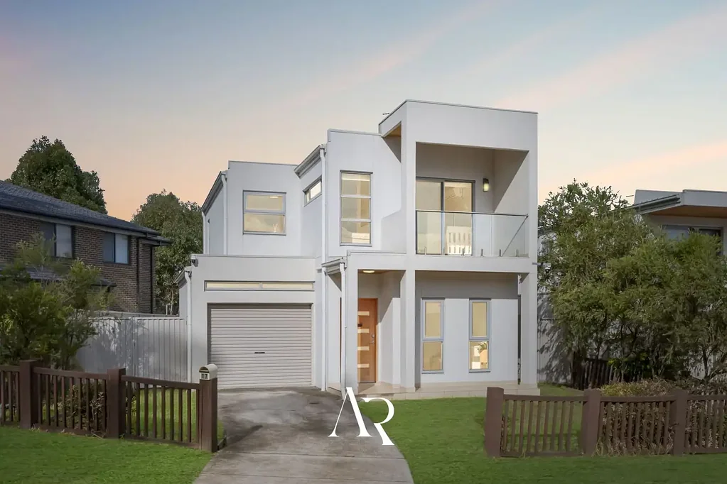 Villawood 4ਬੈੱਡਰੂਮ Near-New Designer Home with Versatile Living & Premium Inclusions