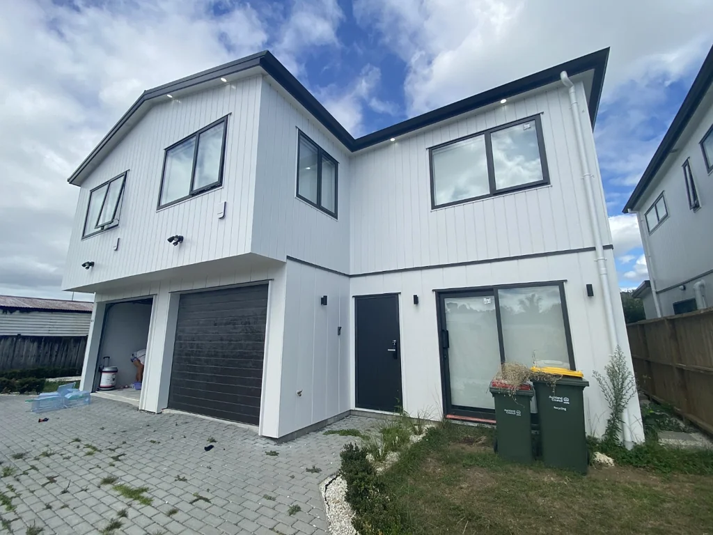 PAPAKURA, 4 BEDROOM