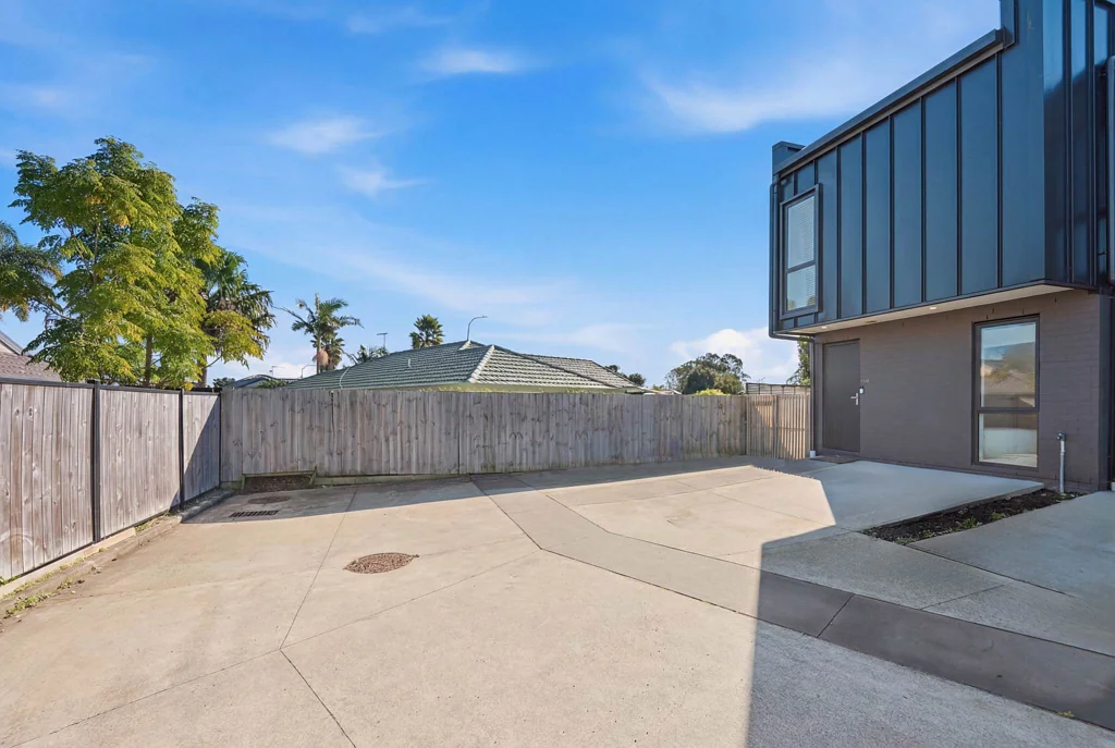 Mangere 3ห้องนอน Large Corner Site  Master Build Guarantee
