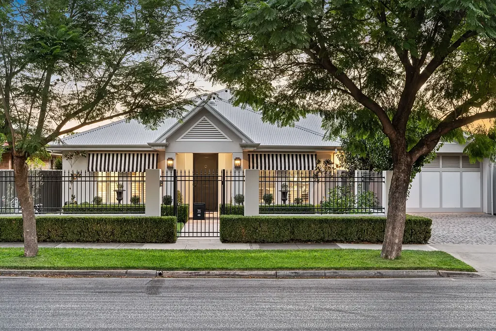 St Morris 5 Slaapkamer Suburban Luxury, Bespoke Sophistication & Unrivalled Scale in St Morris.