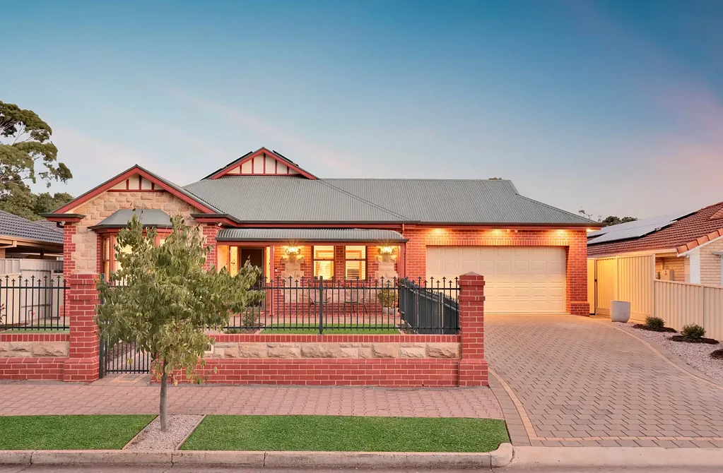 St Marys 4Zimmer EXPANSIVE FAMILY ENTERTAINER ON A WHOPPING 764sqm ALLOTMENT!