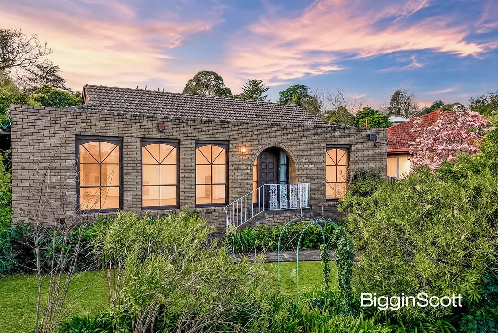 Mount Waverley 4Moenga ELEVATED POTENTIAL IN TRIPLE SCHOOL ZONES!