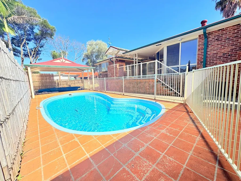 Huge Home with Swimming Pool!