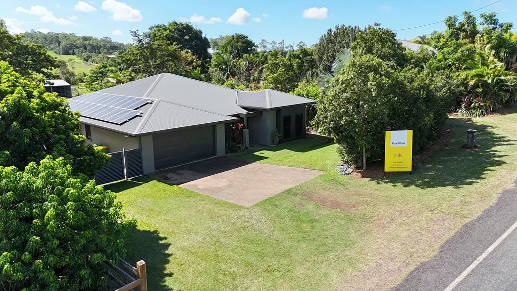 25 Moonlight Drive, Sarina, QLD 4737