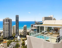 50/20 Cronin Avenue, Main Beach