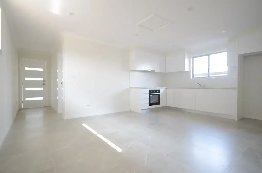 GORGEOUS GRANNY FLAT!!
