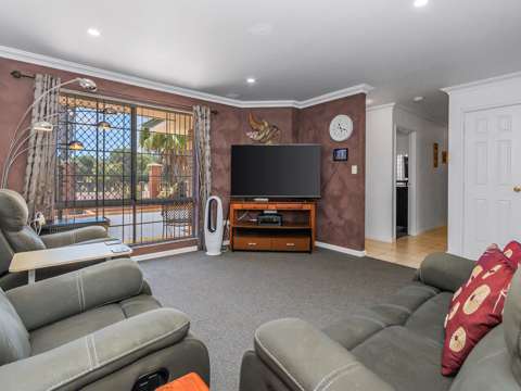 Gosnells 3 Bedroom PRIME LOCATION! DON'T MISS OUT!!