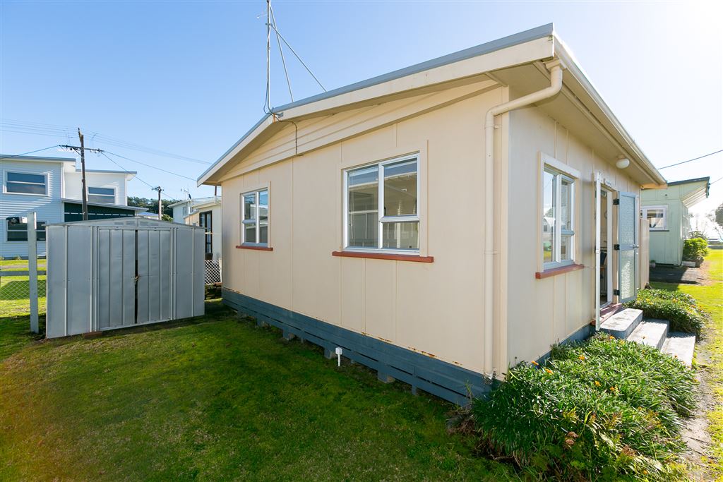 36 Fourth Avenue, Urenui, New Plymouth, 1 침실, 1 욕실