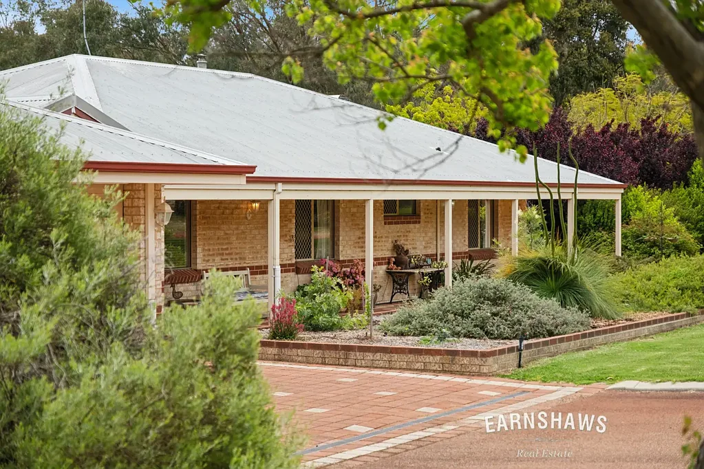 40 Inthanoona Road, Gidgegannup, WA 6083