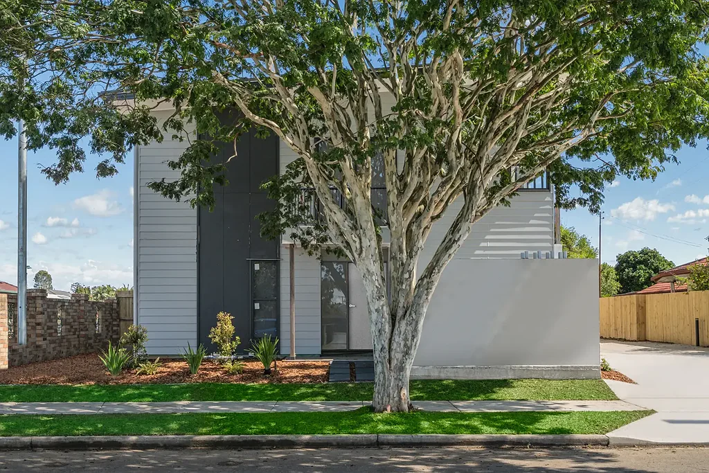Sleek & Stylish Brand-New Townhouses
