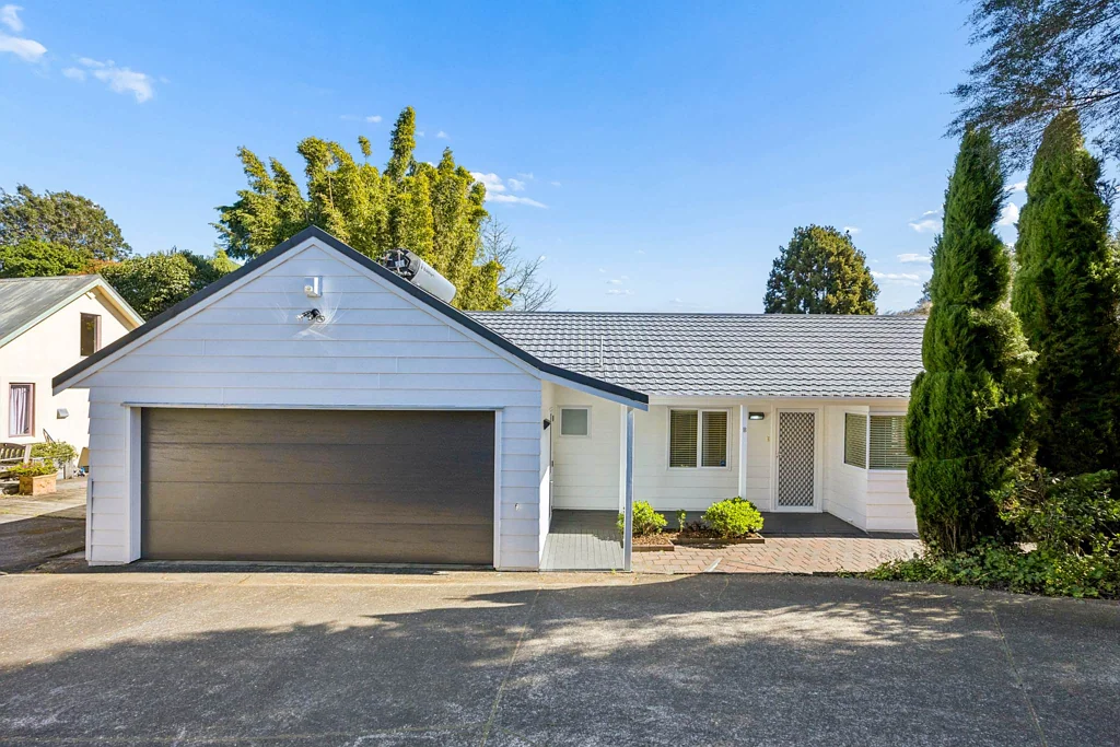 Hillsborough 4 Slaapkamer SPACIOUS, SUNNY & SUPER HANDY